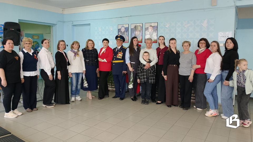 У стены памяти